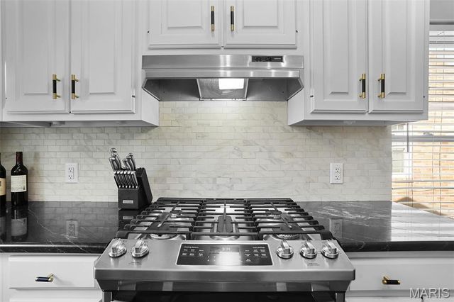 9209 Lucia Drive, St Louis, MO 63123