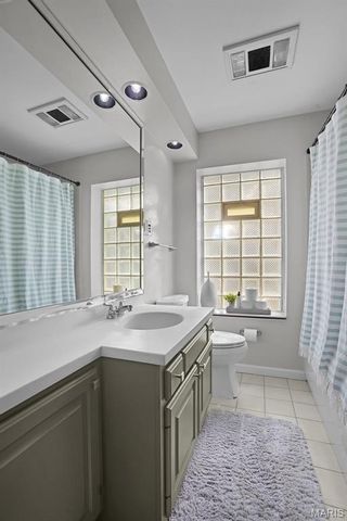 9209 Lucia Drive, St Louis, MO 63123