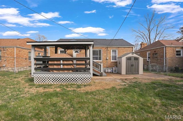 9209 Lucia Drive, St Louis, MO 63123