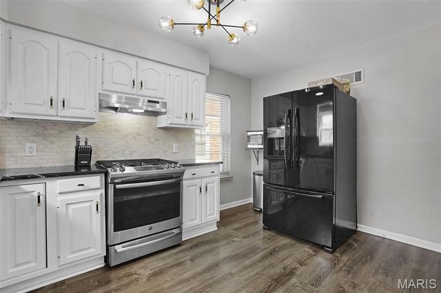 9209 Lucia Drive, St Louis, MO 63123