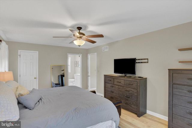 920 VALLEY RD, Enola, PA 17025
