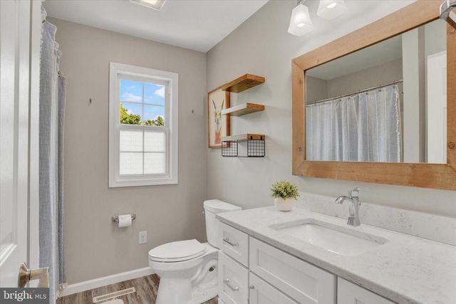 920 VALLEY RD, Enola, PA 17025