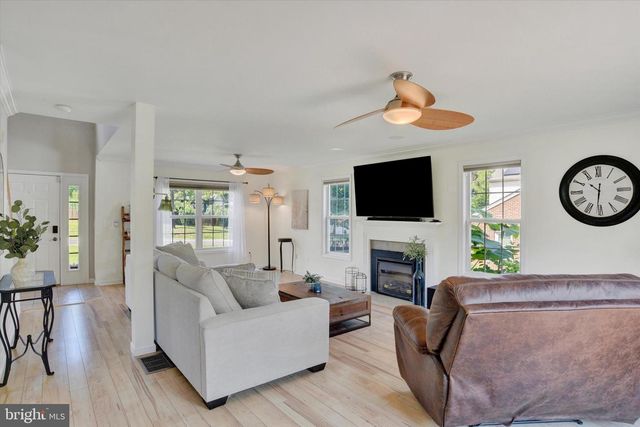920 VALLEY RD, Enola, PA 17025