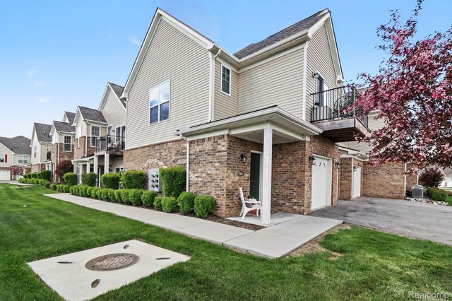 9864 Ridge Run Street, Hartland Township, MI 48855