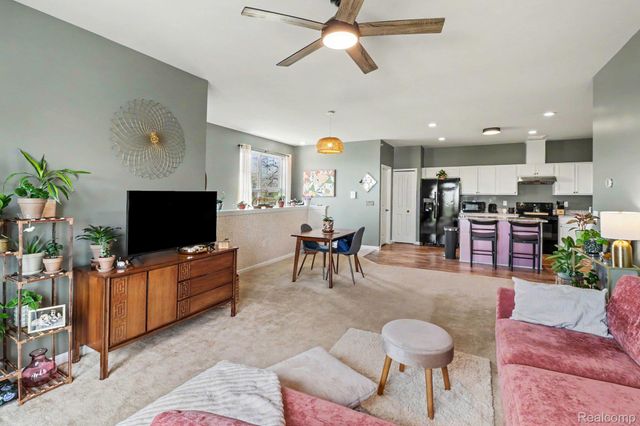 9864 Ridge Run Street, Hartland Township, MI 48855