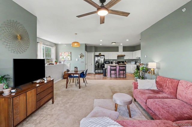 9864 Ridge Run Street, Hartland Township, MI 48855