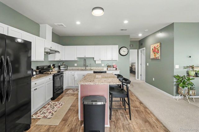 9864 Ridge Run Street, Hartland Township, MI 48855
