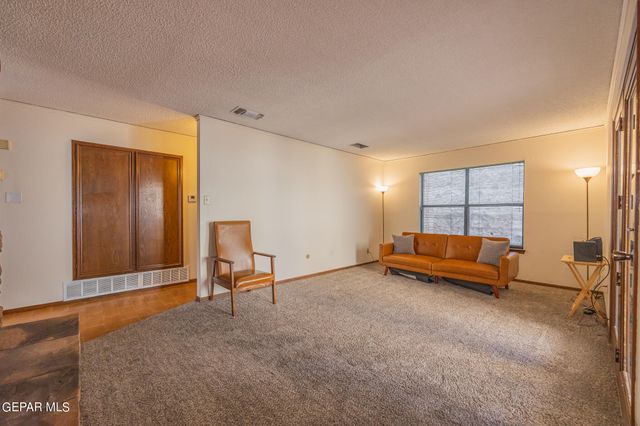 6851 Ridge Top Drive, El Paso, TX 79904