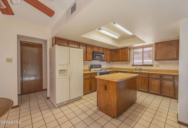 6851 Ridge Top Drive, El Paso, TX 79904