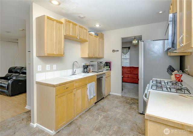 307 4th Avenue N, Algona, WA 98001