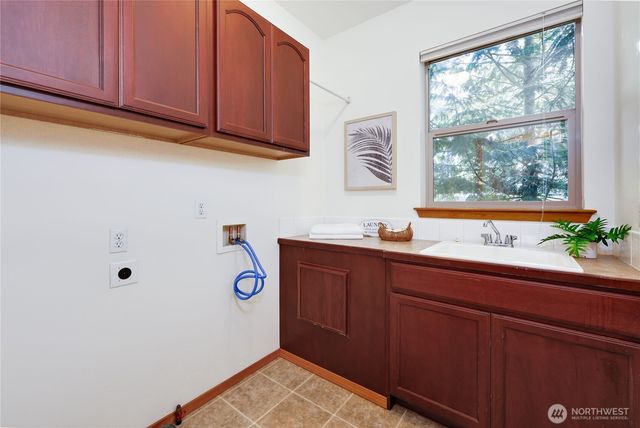 2496 NE Ariel Court, Poulsbo, WA 98370