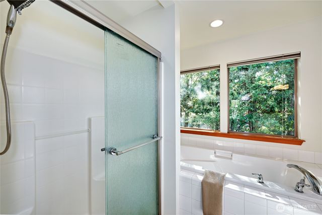 2496 NE Ariel Court, Poulsbo, WA 98370