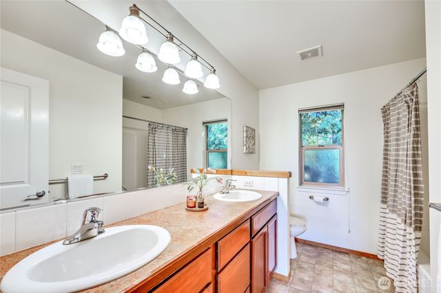 2496 NE Ariel Court, Poulsbo, WA 98370