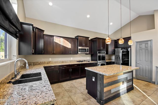 8728 W Hanbury Road, Marana, AZ 85653