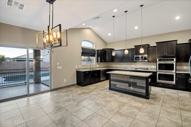 8728 W Hanbury Road, Marana, AZ 85653