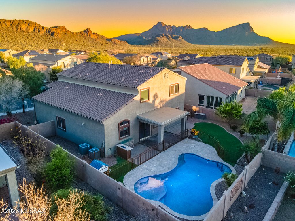 8728 W Hanbury Road, Marana, AZ 85653