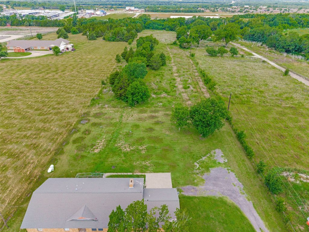 10338 County Road 484, Lavon, TX 75166