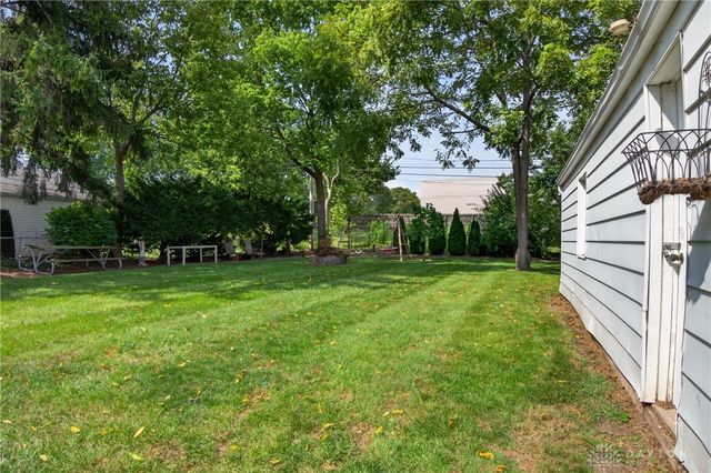 521 Wolf Avenue, Englewood, OH 45322