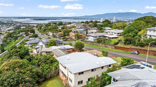 99-821 Aiea Heights Drive, Aiea, HI 96701