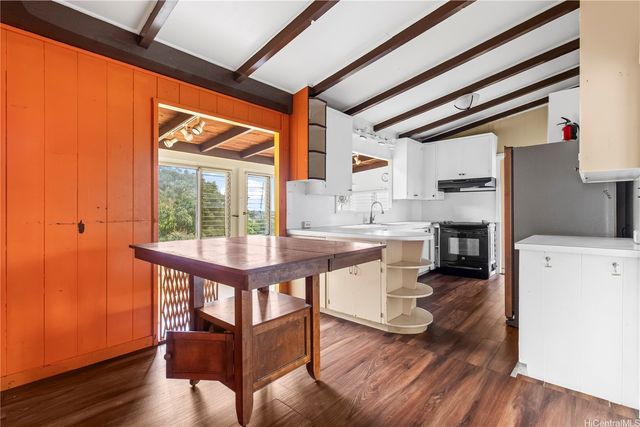 99-821 Aiea Heights Drive, Aiea, HI 96701