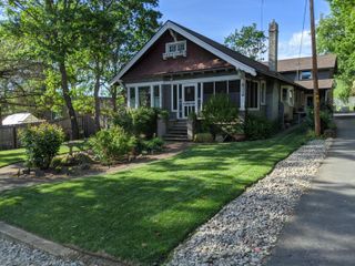 1522 NE A Street, Grants Pass, OR 97526