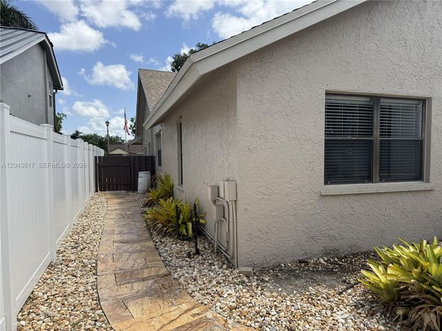 8765 SW 58th Street, Cooper City, FL 33328