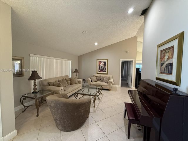 8765 SW 58th Street, Cooper City, FL 33328