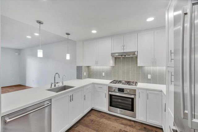 657 Walnut Street 437, San Carlos, CA 94070