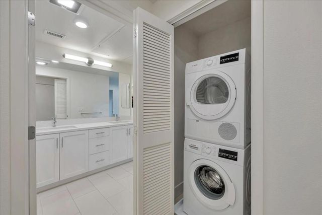 657 Walnut Street 437, San Carlos, CA 94070