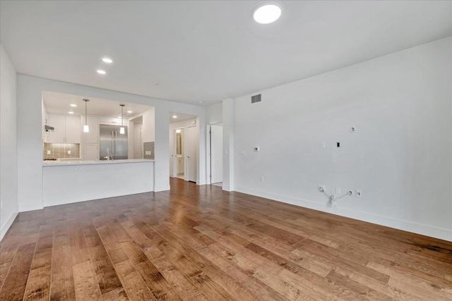 657 Walnut Street 437, San Carlos, CA 94070