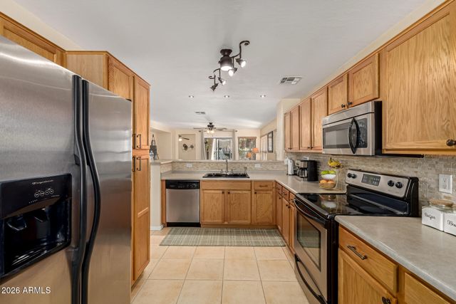 157 W SADDLE Way, San Tan Valley, AZ 85143