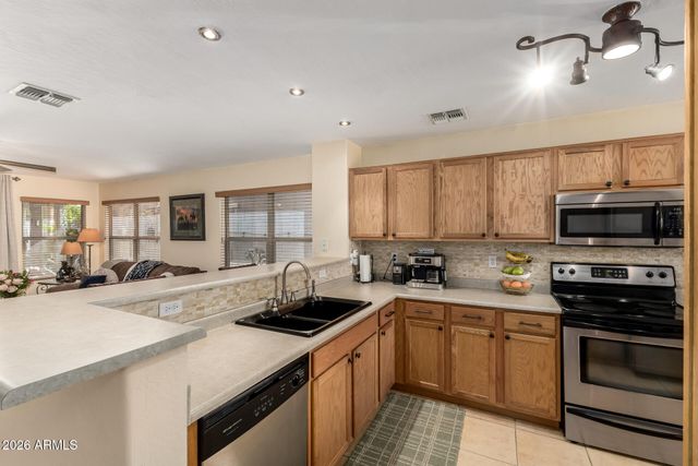 157 W SADDLE Way, San Tan Valley, AZ 85143