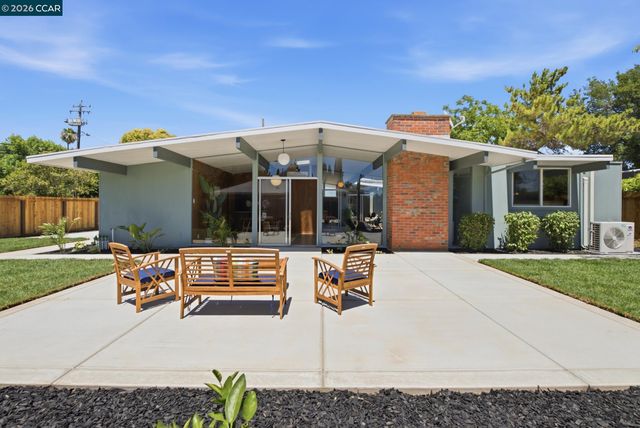 3998 Salem St, Concord, CA 94521