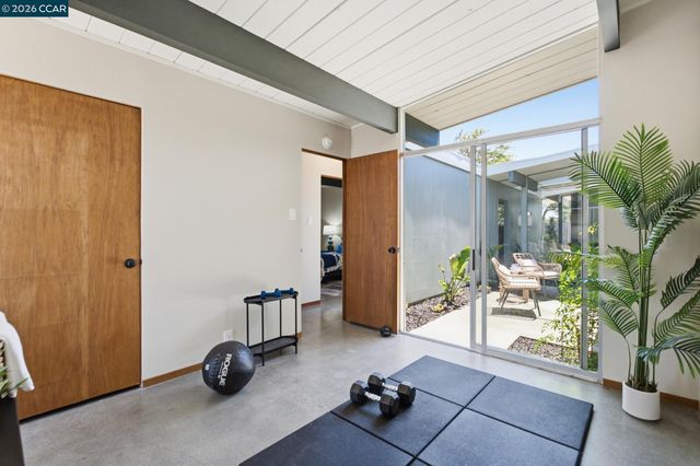 3998 Salem St, Concord, CA 94521