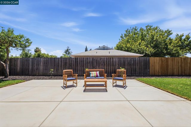 3998 Salem St, Concord, CA 94521