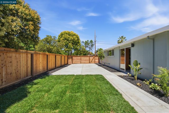 3998 Salem St, Concord, CA 94521
