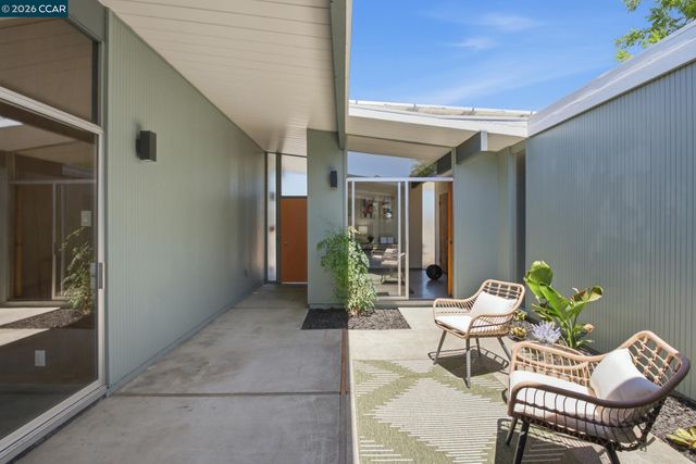 3998 Salem St, Concord, CA 94521