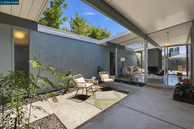3998 Salem St, Concord, CA 94521