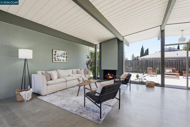 3998 Salem St, Concord, CA 94521