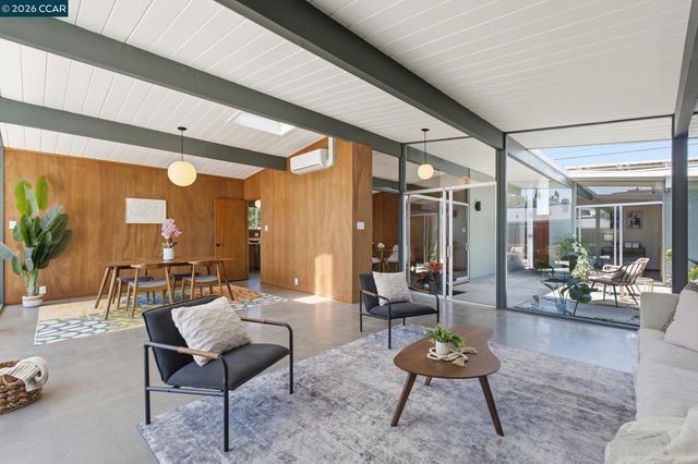 3998 Salem St, Concord, CA 94521