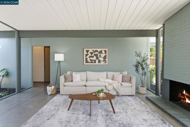 3998 Salem St, Concord, CA 94521