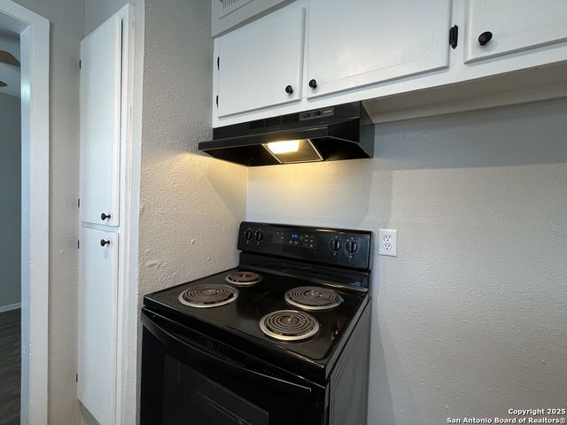 2802 Lasses Blvd Apt 30, San Antonio, TX 78223