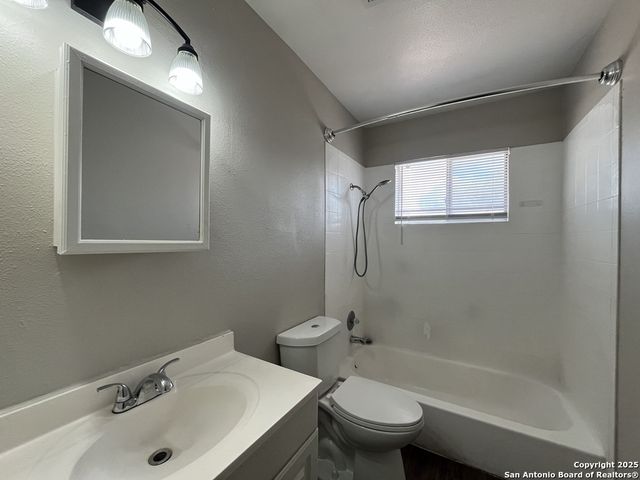 2802 Lasses Blvd Apt 30, San Antonio, TX 78223