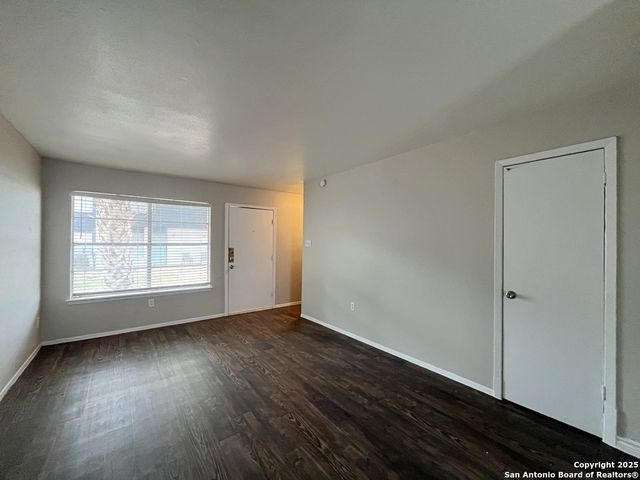 2802 Lasses Blvd Apt 30, San Antonio, TX 78223