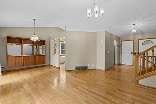 5749 W 141st Street, Savage, MN 55378
