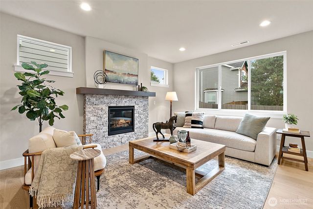 14221 SE 284th Place, Kent, WA 98042