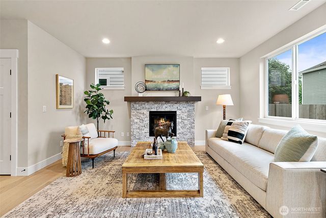 14221 SE 284th Place, Kent, WA 98042
