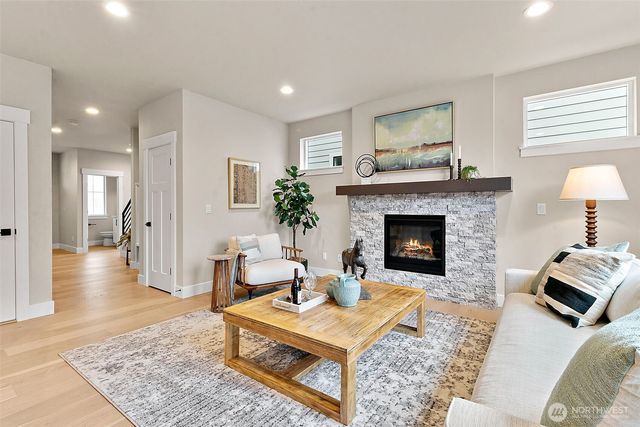 14221 SE 284th Place, Kent, WA 98042