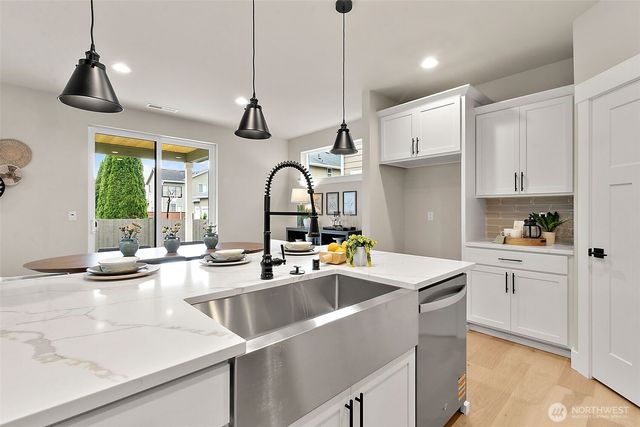 14221 SE 284th Place, Kent, WA 98042