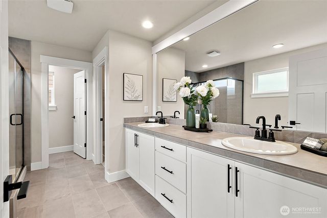 14221 SE 284th Place, Kent, WA 98042
